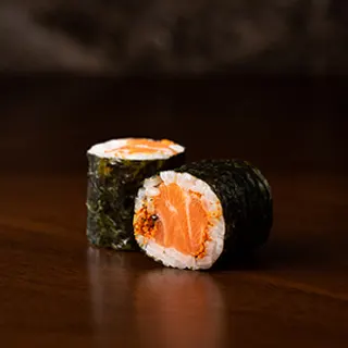 Salmon Spicy Maki - 6 Pcs